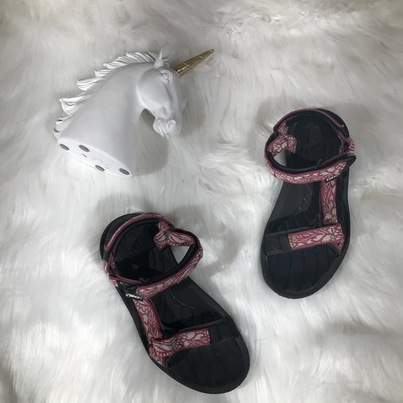 teva pretty rugged womens sandals
